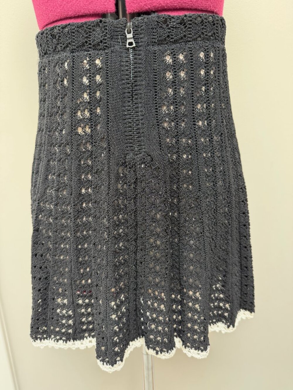 NWT Alice + Olivia "Florrie" Black Crochet Mini Skirt and Top Set - Size XS - Picture 4 of 16